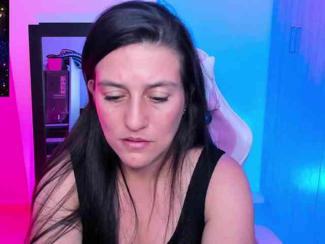 Saskyaajohnson webcam