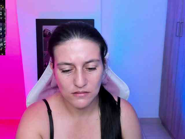 Saskyaajohnson webcam