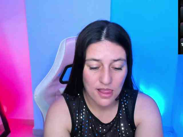 Saskyaajohnson webcam