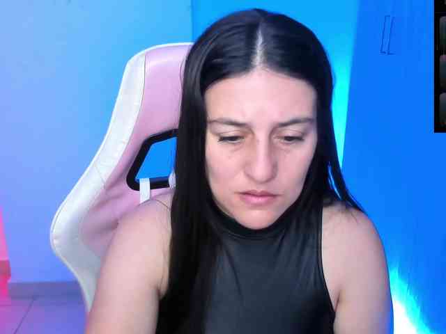 Saskyaajohnson webcam