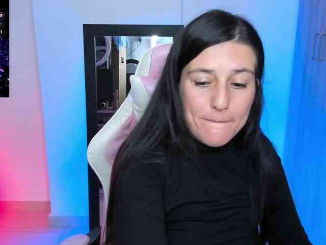 Saskyaajohnson webcam