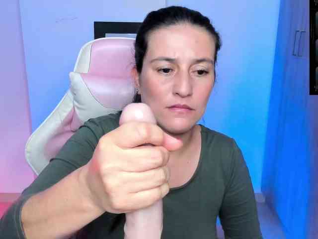 Saskyaajohnson webcam