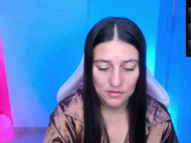 Saskyaajohnson Live Webcam on BongaCams