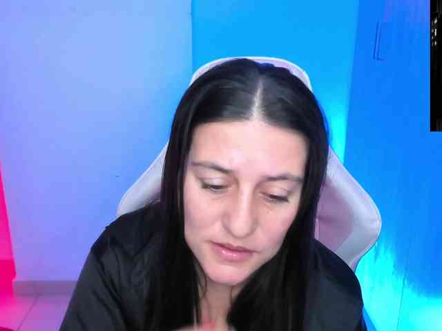 Saskyaajohnson webcam