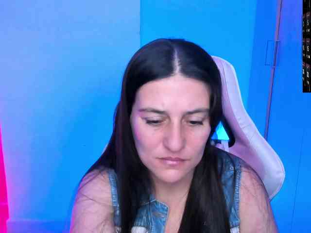 Saskyaajohnson webcam