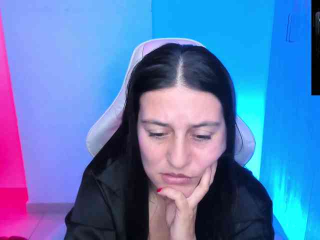 Saskyaajohnson webcam