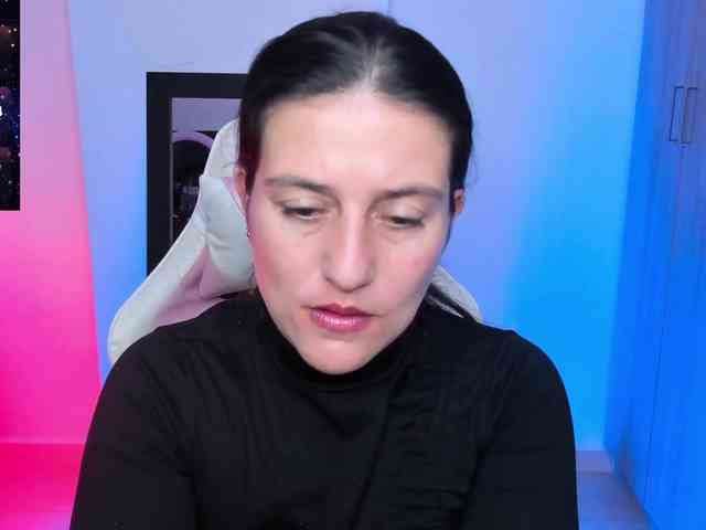 Saskyaajohnson webcam