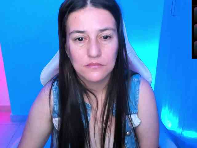 Saskyaajohnson webcam