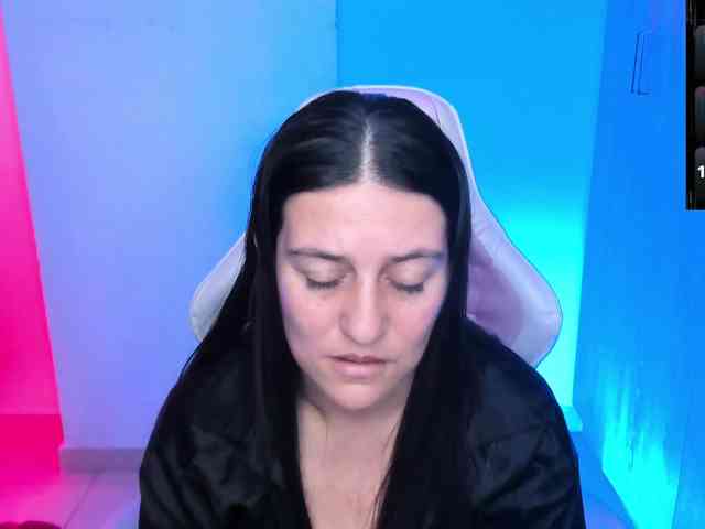 Saskyaajohnson webcam