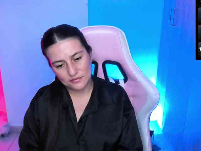 Saskyaajohnson webcam