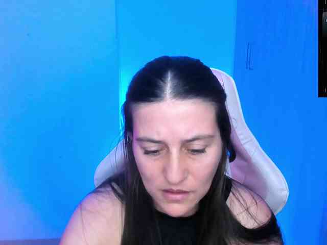 Saskyaajohnson webcam