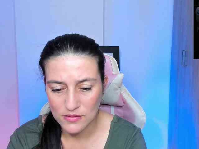 Saskyaajohnson webcam