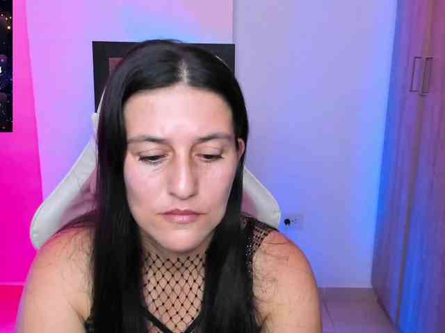 Saskyaajohnson webcam
