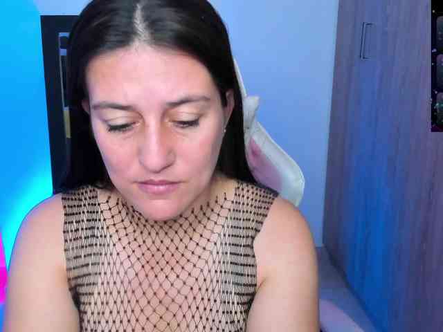 Saskyaajohnson webcam