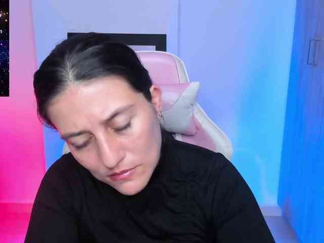 Saskyaajohnson webcam
