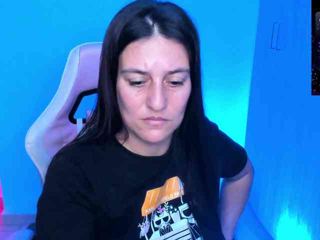 Saskyaajohnson webcam