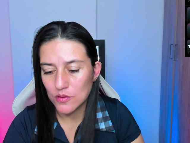 Saskyaajohnson webcam