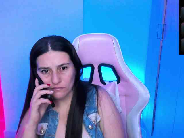 Saskyaajohnson webcam