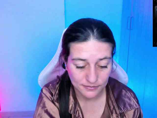 Saskyaajohnson webcam