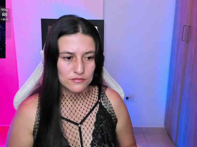 Saskyaajohnson webcam