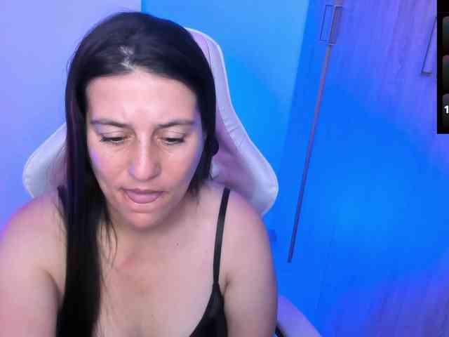 Saskyaajohnson webcam