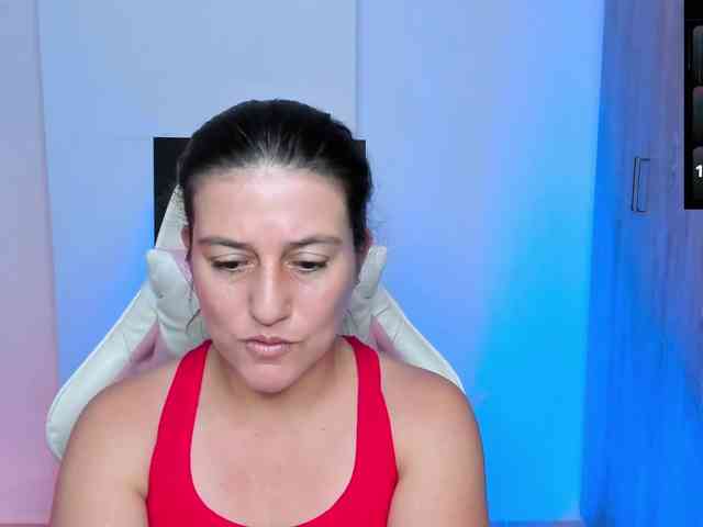 Saskyaajohnson webcam