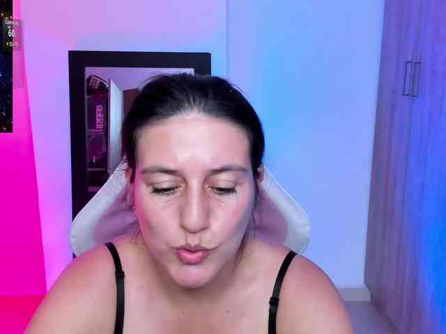 Saskyaajohnson webcam