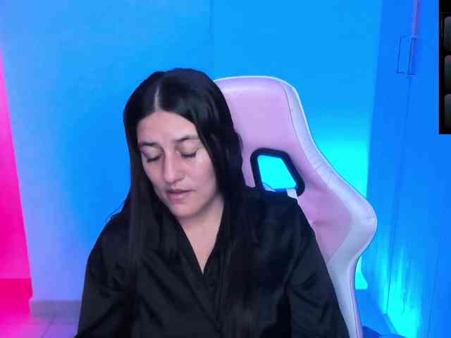 Saskyaajohnson webcam