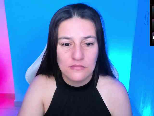 Saskyaajohnson webcam