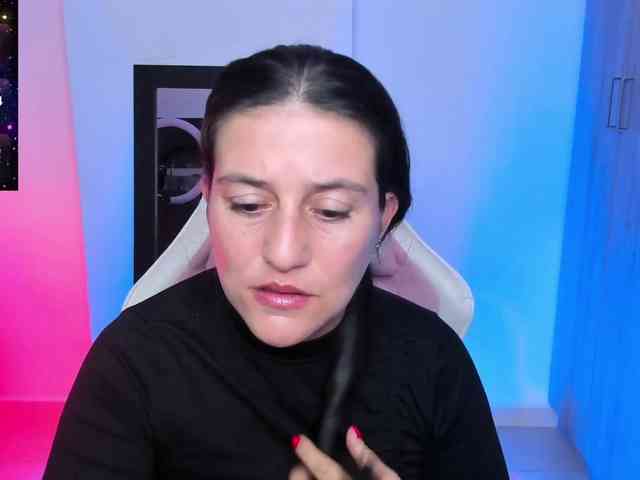 Saskyaajohnson webcam