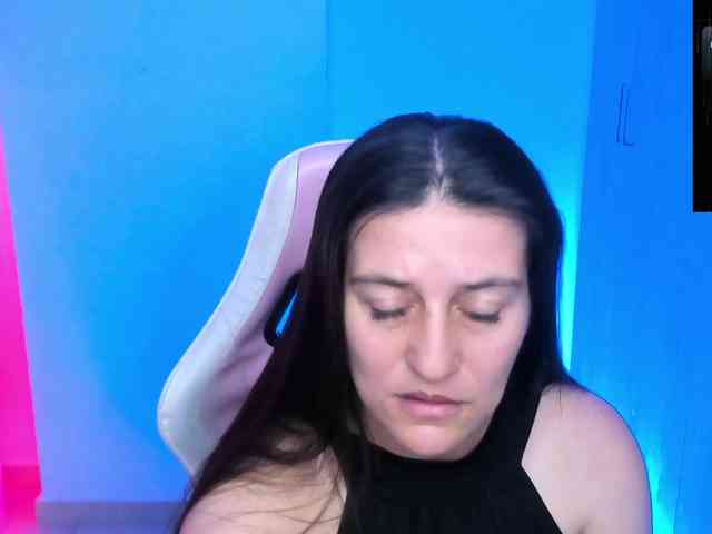 Saskyaajohnson webcam