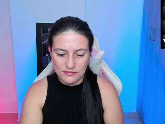 Saskyaajohnson webcam