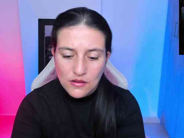 Saskyaajohnson webcam