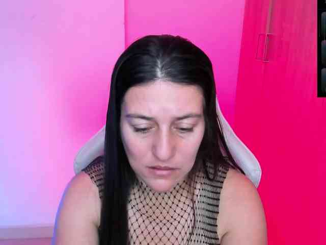 Saskyaajohnson webcam