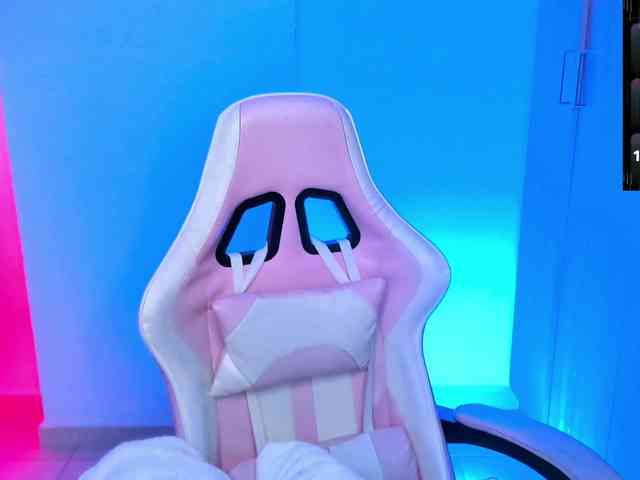 Saskyaajohnson webcam