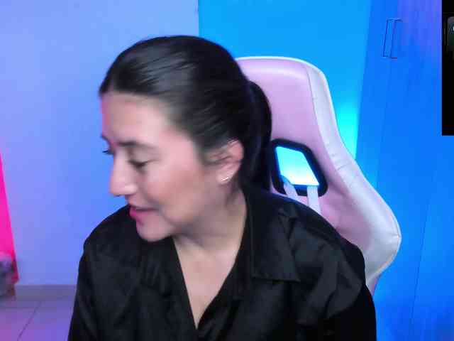 Saskyaajohnson webcam