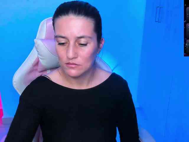 Saskyaajohnson webcam