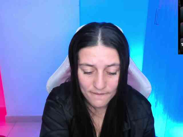 Saskyaajohnson webcam