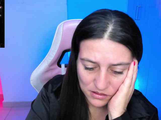 Saskyaajohnson webcam