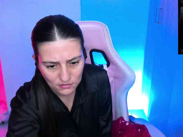 Saskyaajohnson webcam