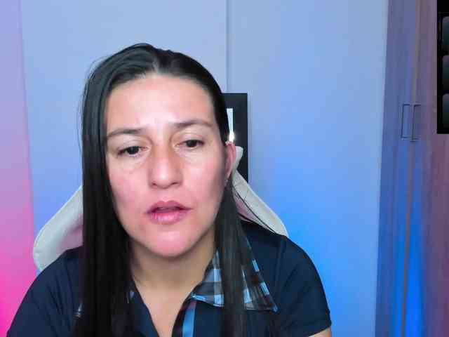 Saskyaajohnson webcam