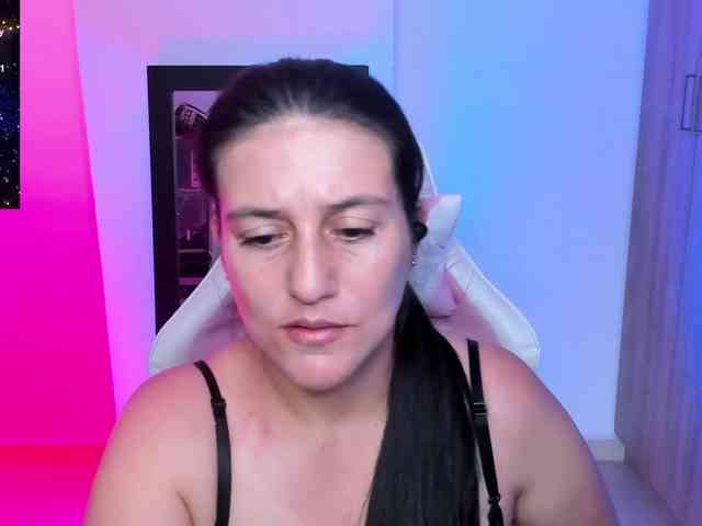 Saskyaajohnson webcam