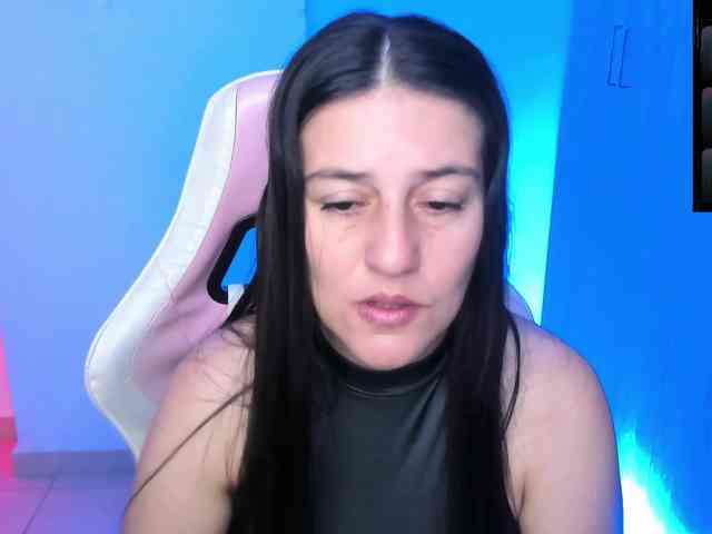 Saskyaajohnson webcam