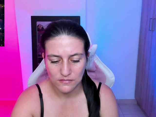 Saskyaajohnson webcam