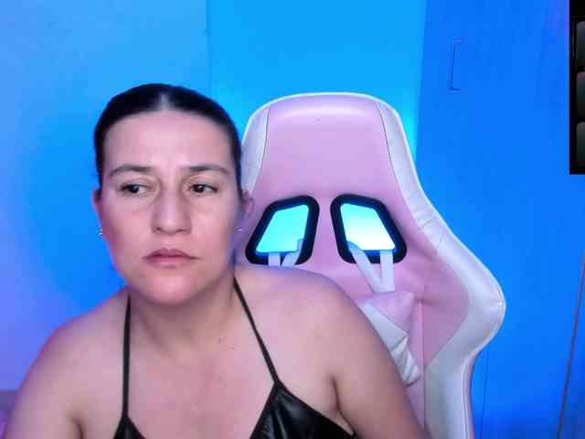 Saskyaajohnson webcam