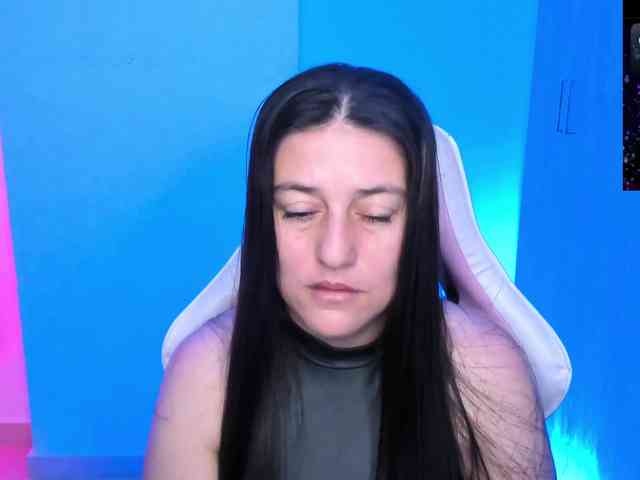 Saskyaajohnson webcam