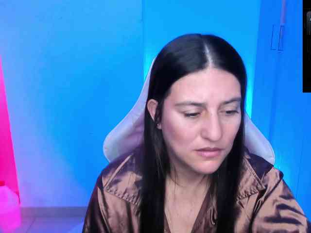 Saskyaajohnson webcam