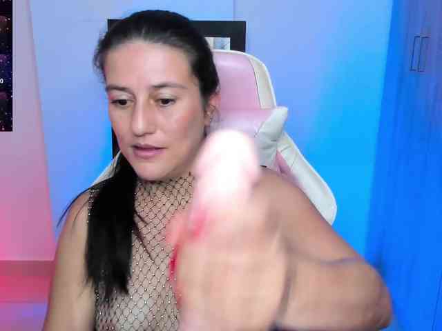 Saskyaajohnson webcam