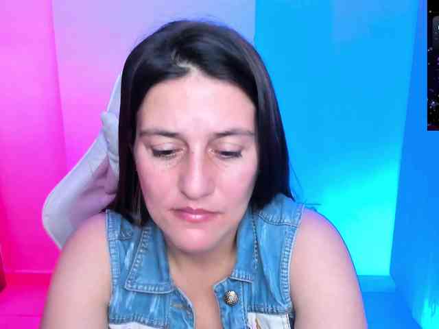 Saskyaajohnson webcam