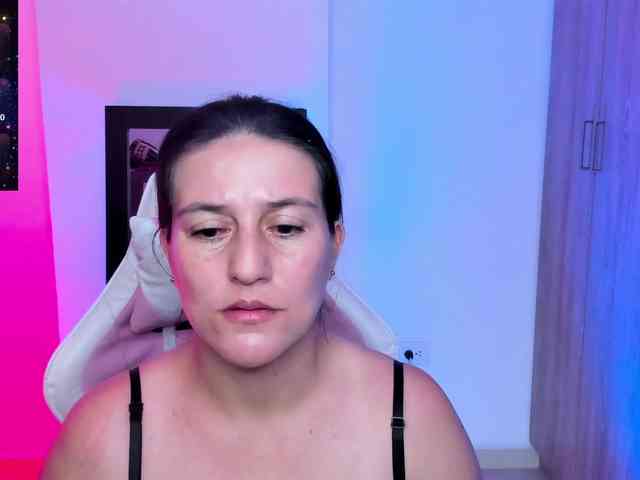 Saskyaajohnson webcam